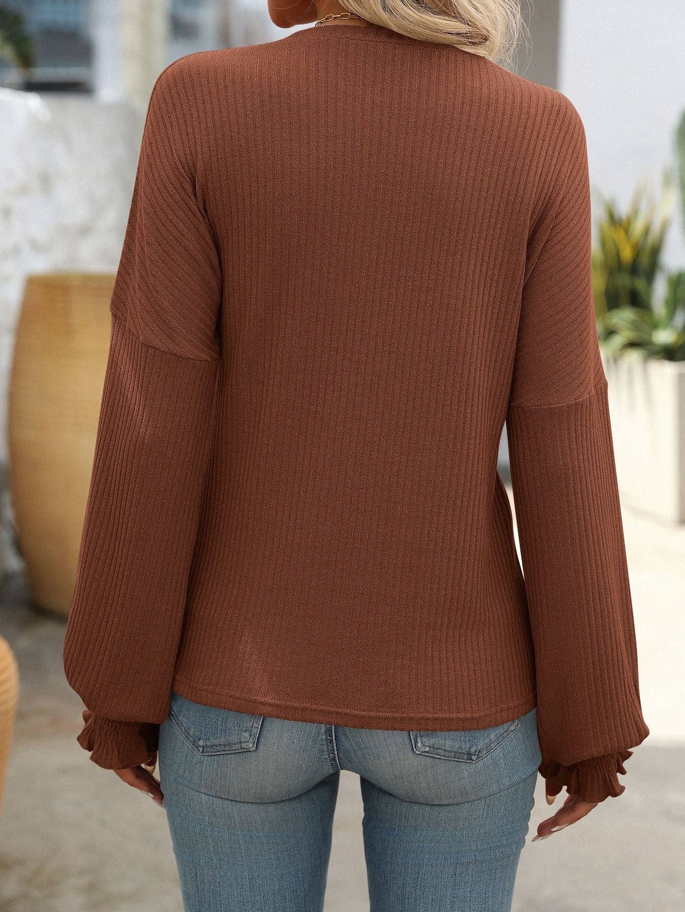 SMOCKED SLEEVE LONG SLEEVE TOP