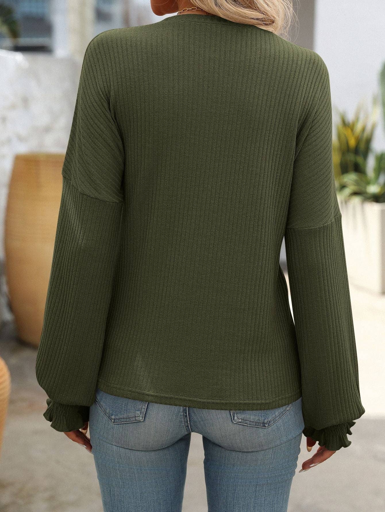 SMOCKED SLEEVE LONG SLEEVE TOP